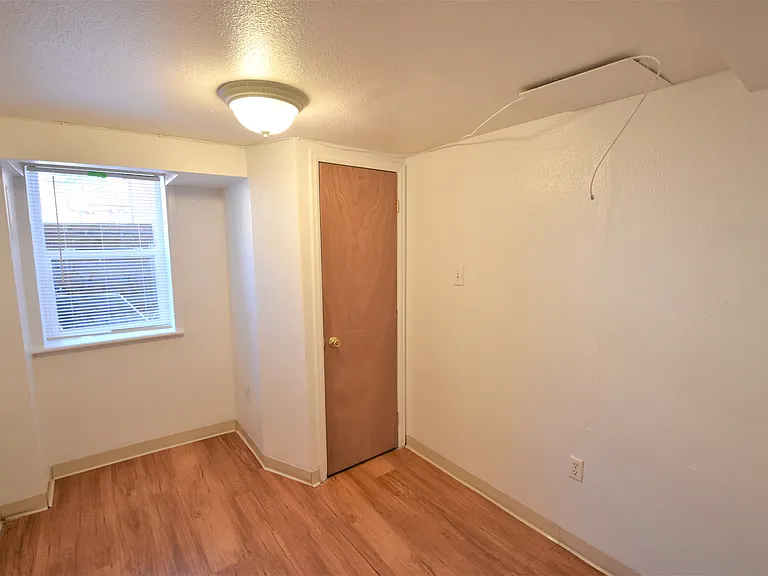 967 14th St — Photo 36