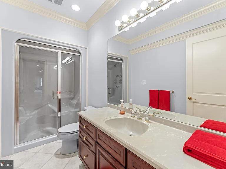 8541 Old Dominion Dr — Photo 93