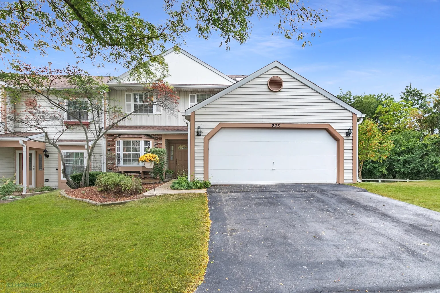 223 Ascot Ln photo 1