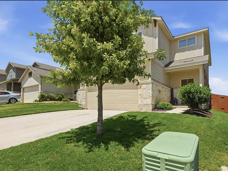 632 Pepperbark Loop — Photo 2