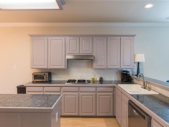 5th image of 3927 Belton Dr