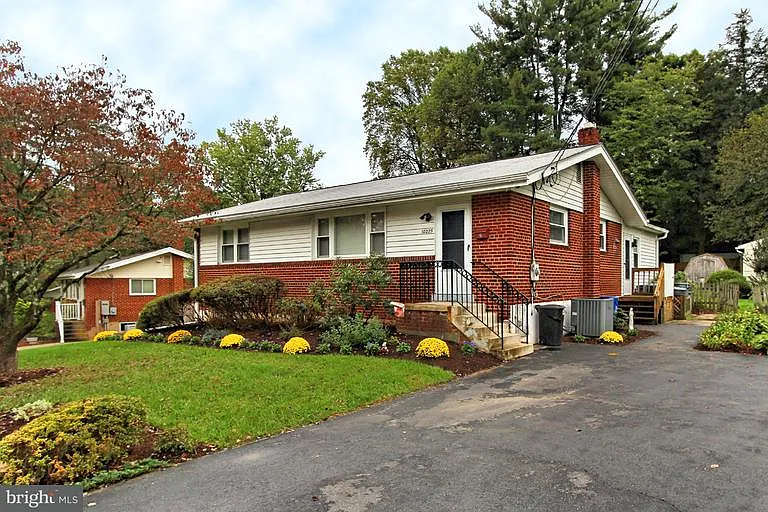 10225 Dale Dr photo 1