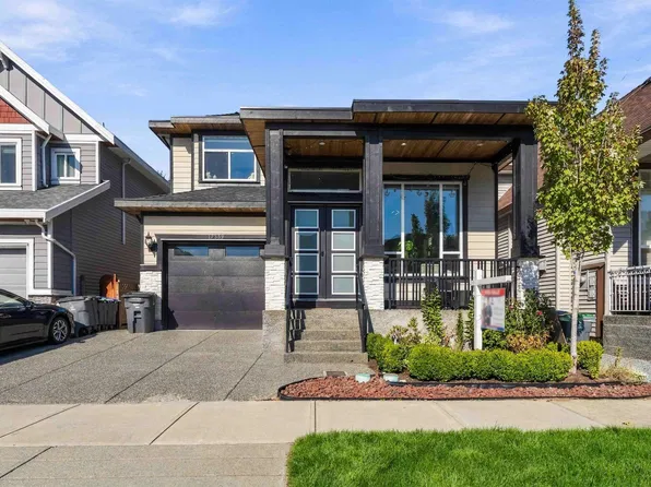 17359 64a Ave, Surrey, BC V3S 2H8