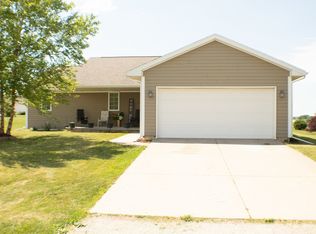 105 Poston Dr, Carlock, IL 61725