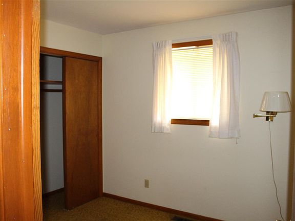 2nd image of 204 Tami Ln