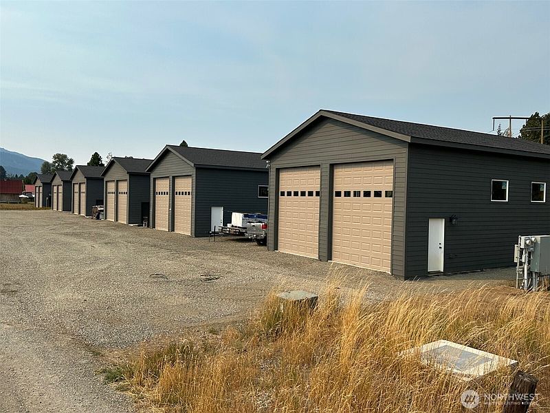 2nd image of 690 Little Creek Road
