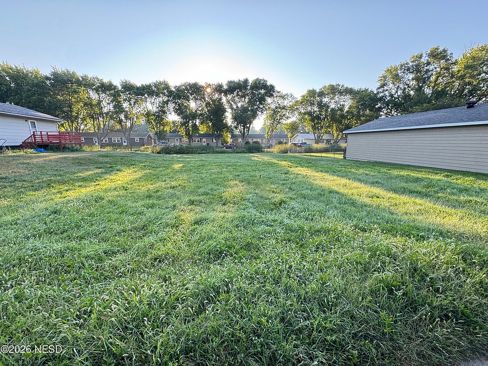 1st image of 5th St NE