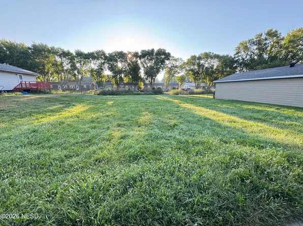 5th St NE, Watertown, SD 57201
