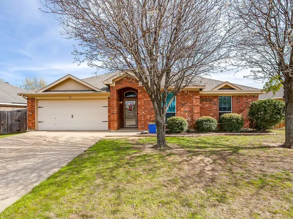 1151 Whispering Mdws, Crowley, TX 76036