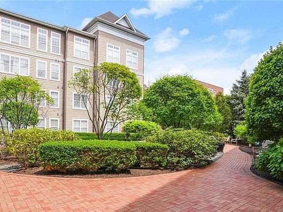 3rd image of 850 E Main St APT 432