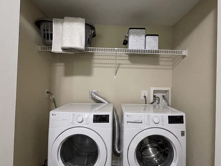 Trinity Square Apartments — Photo 10