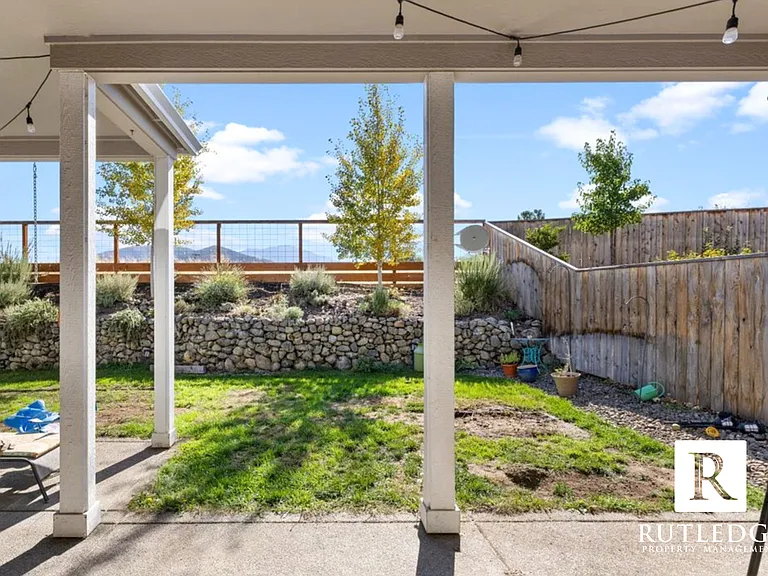 172 Willow Springs Dr — Photo 20