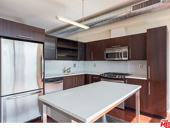 5th image of 1100 S Hope St APT 1309