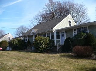 303 Brooklawn Rd, Stratford, CT 06614