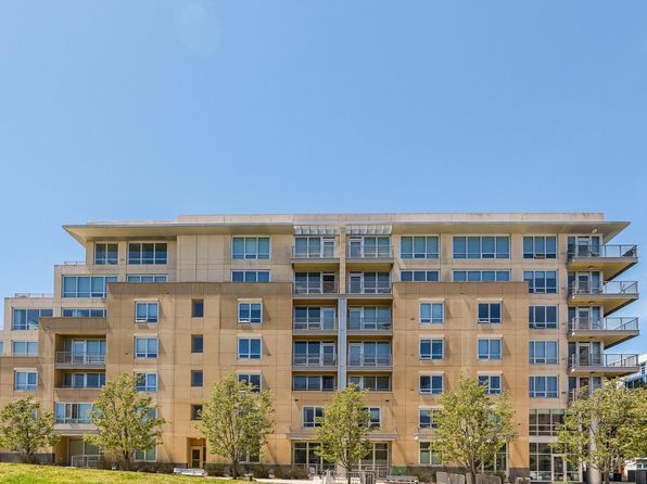 325 Berry St APT 725