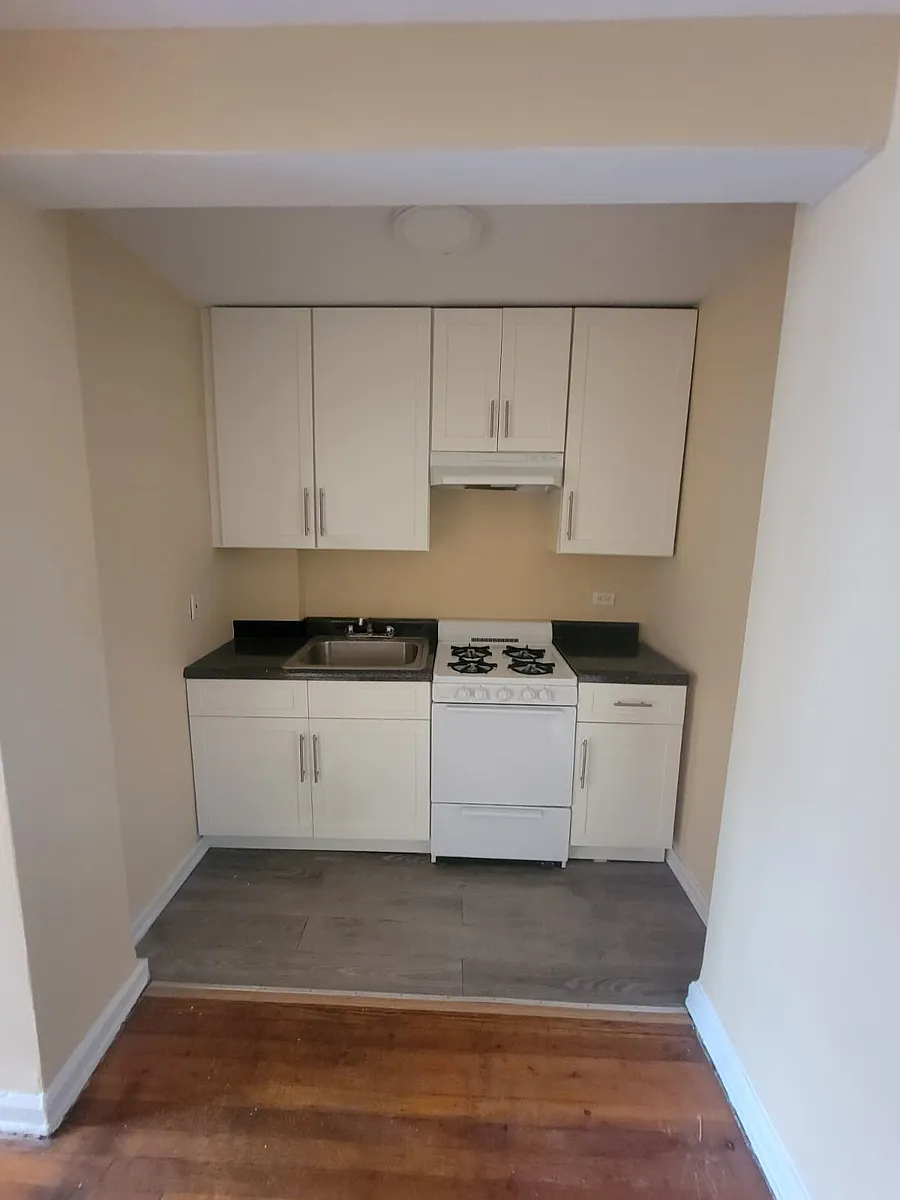 Building Photo - 1730 E 14th St #6M