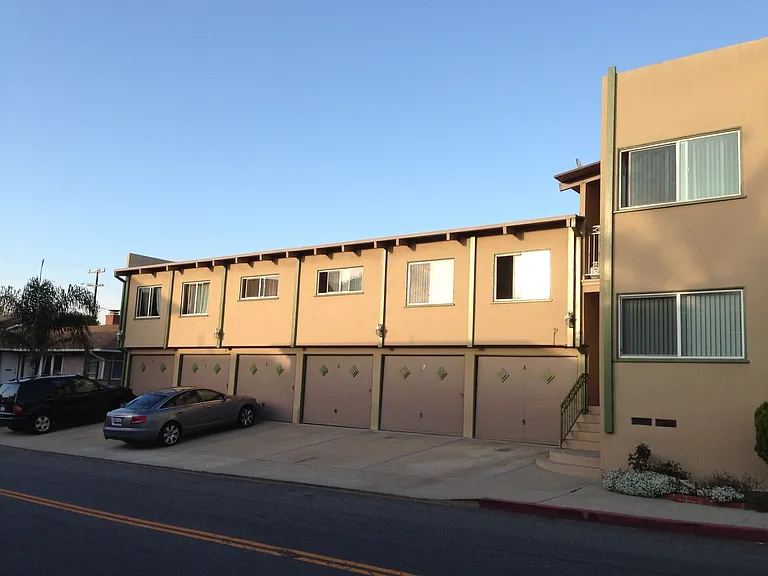1401 Manhattan Beach Blvd — Photo 21