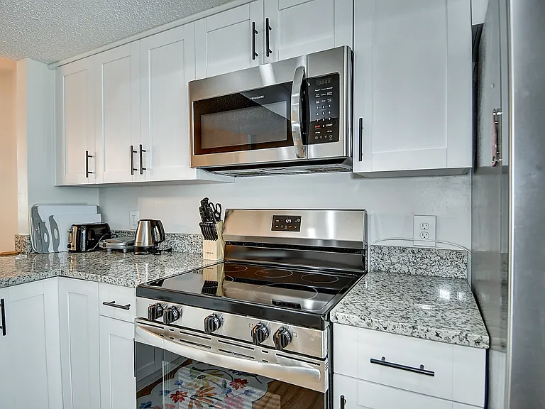 770 Spence Cir — Photo 18