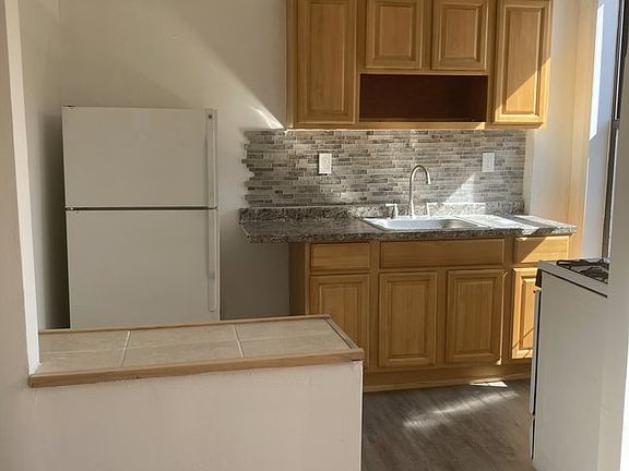 3rd image of 479 60th St #3