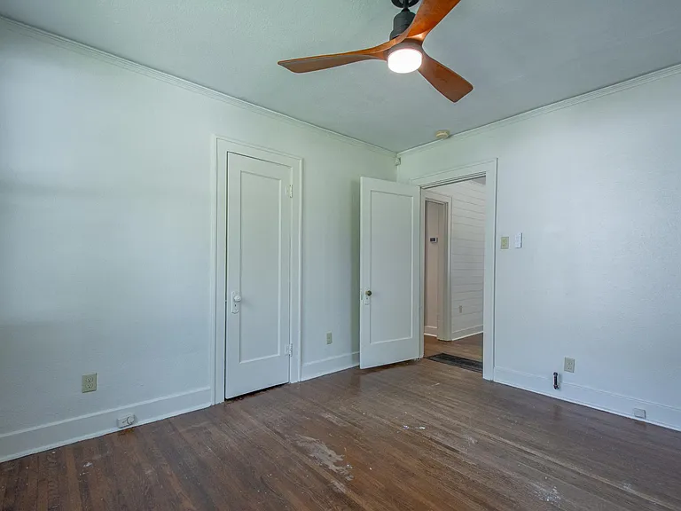 301 N Park St — Photo 29