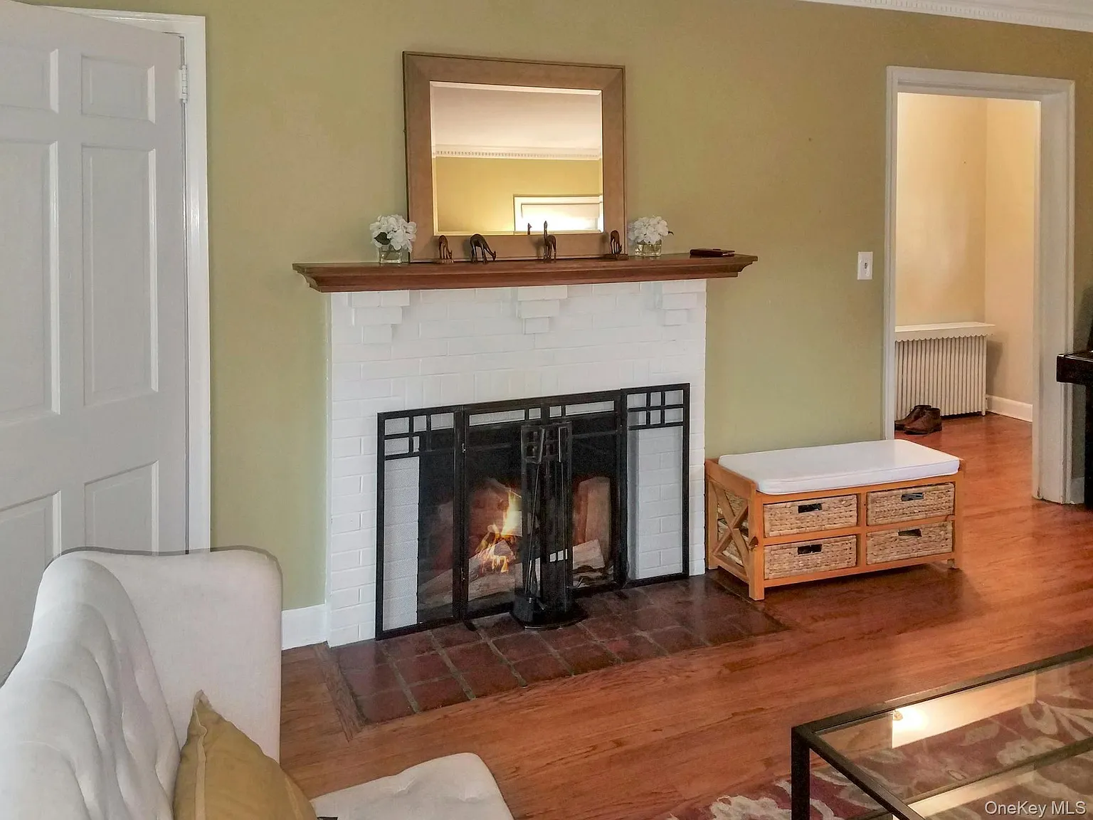 5 bed, 3.0 bath, 2008 sqft, $8,500 — Photo 3