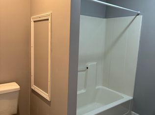 708 5th St APT 4, Fairmont, WV 26554