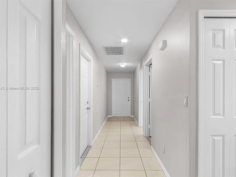 2412 Millie Ave S #2412 — Photo 11