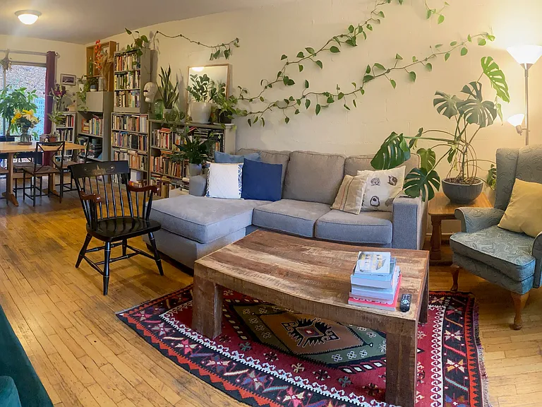 212 Giles St #8 — Photo 1