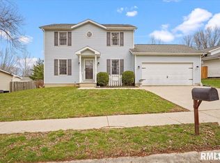 30 Skyview Dr, Springfield, IL 62702