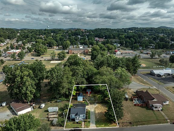 3rd image of 908 Wilson Ave