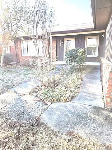 5914 E 24th Pl