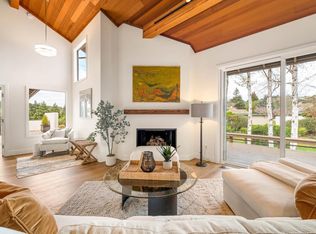 9583 Redwood Ct, Carmel, CA 93923