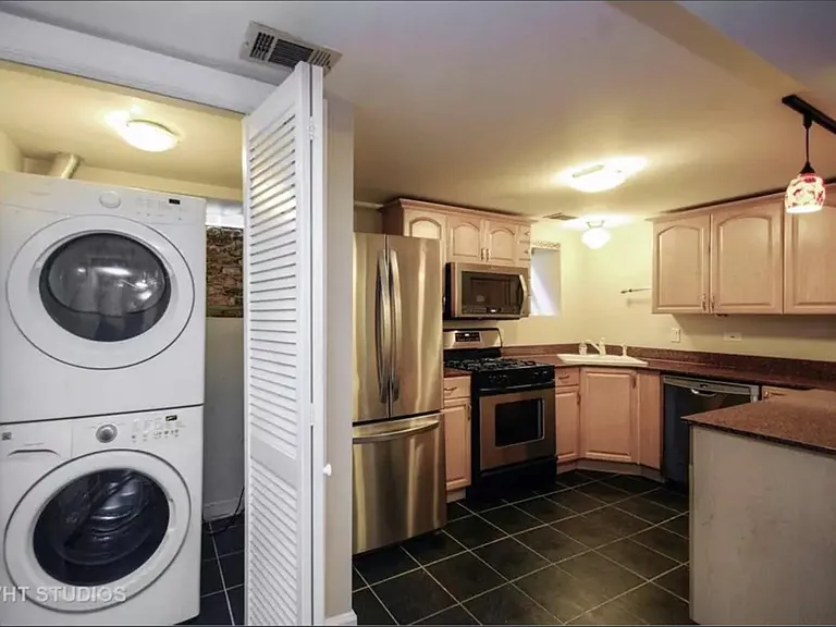 945 W Agatite Ave #G — Photo 8