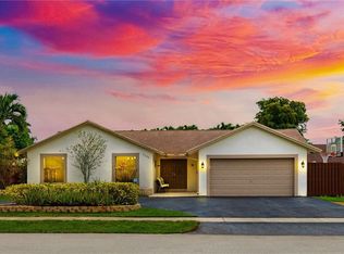 9590 NW 17th St, Plantation, FL 33322