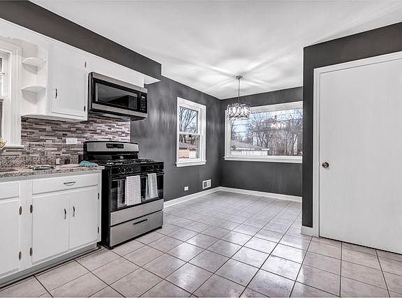 5th image of 9212 S Greenwood Ave #1