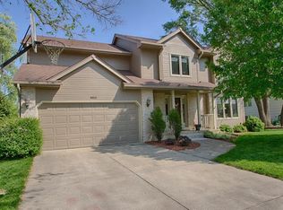 8815 Townsend Ave, Urbandale, IA 50322