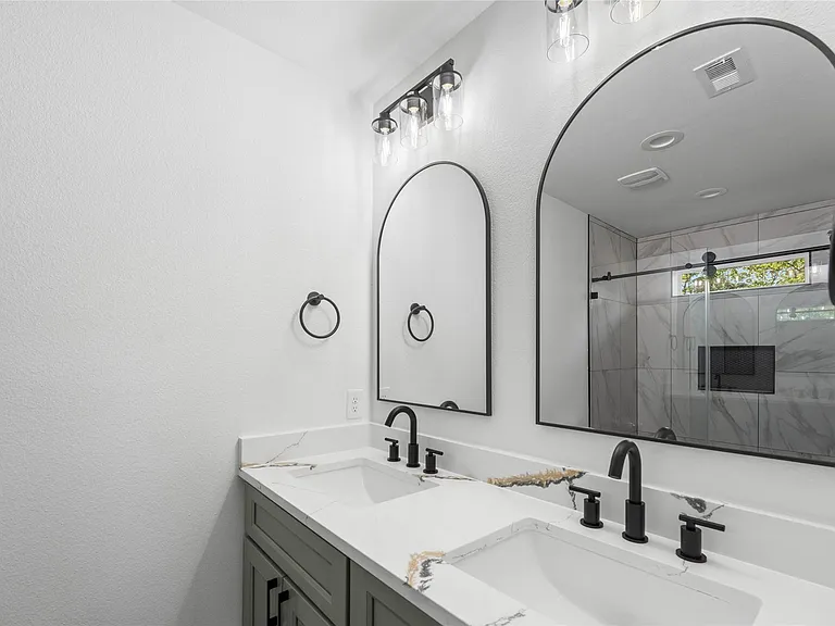 514 W Wilkins St — Photo 10