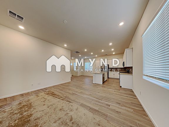 3rd image of 15995 N 74th Ln