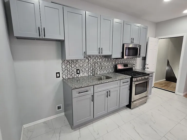 236 Fulton Ave #2 — Photo 11