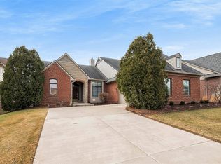 5472 Pinnacle Ct, Ann Arbor, MI