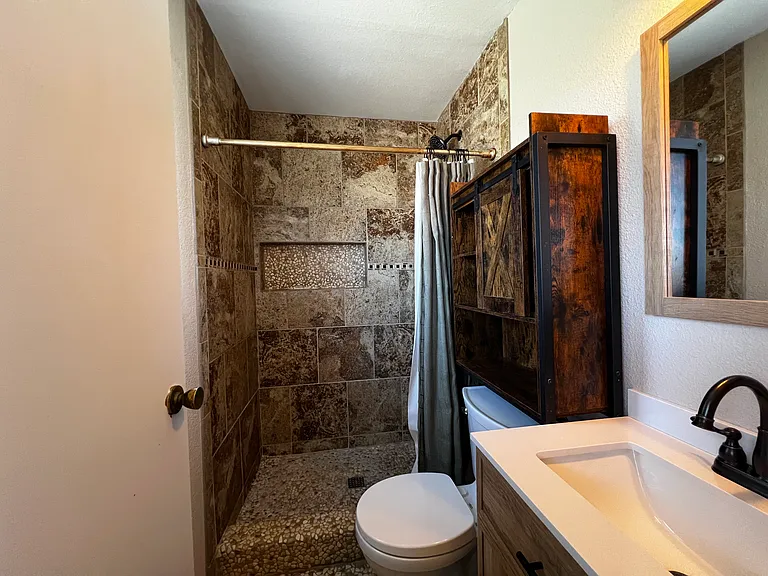 604 Hudspeth St — Photo 15