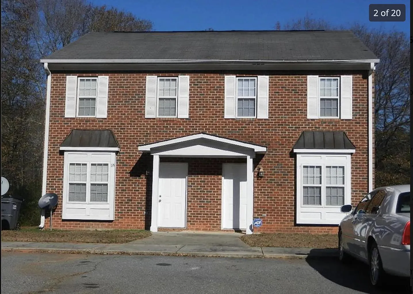 2 bed, 1.5 bath, 1000 sqft, $1,160 — Photo 2