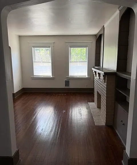 105 Florence Ave — Photo 6