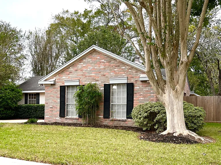 2307 Colleen Dr — Photo 1