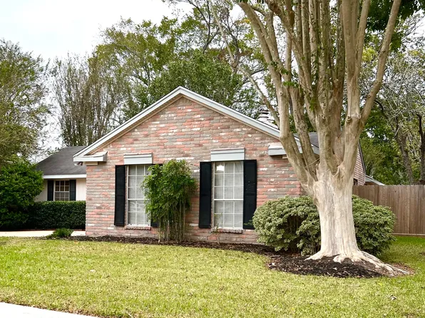 2307 Colleen Dr, Pearland, TX 77581