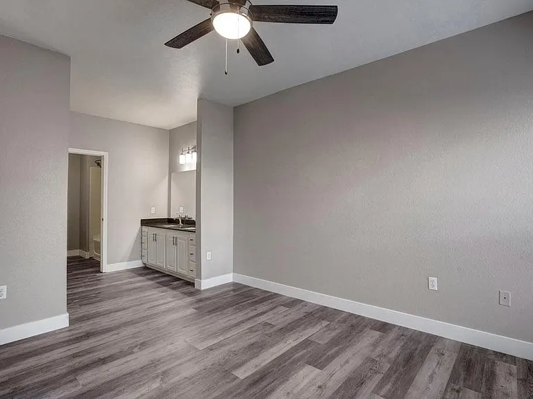 Broadleaf Apartments — Photo 55