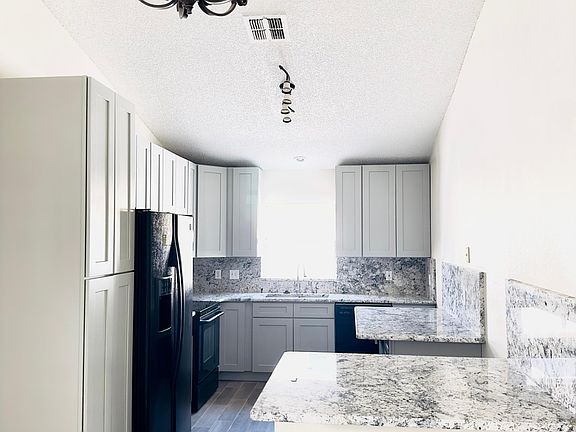 4th image of 4425 Vista Woods Ct