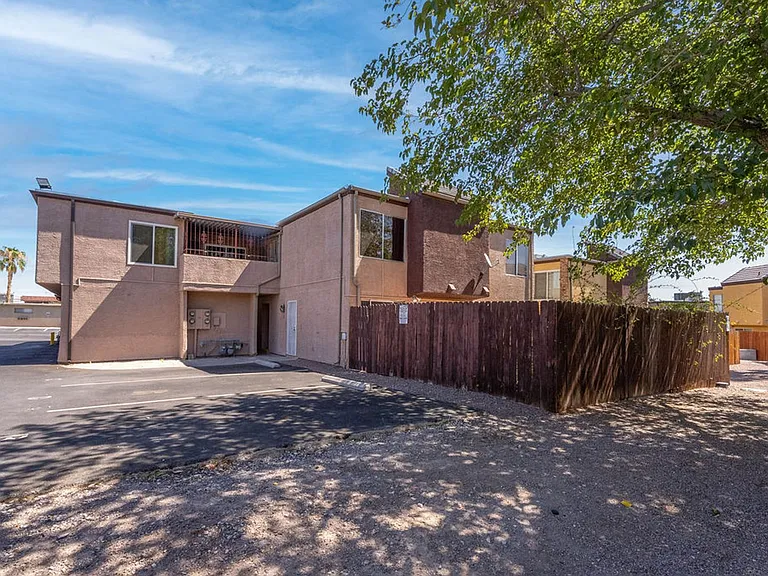 1501 Living Desert Dr #D — Photo 26