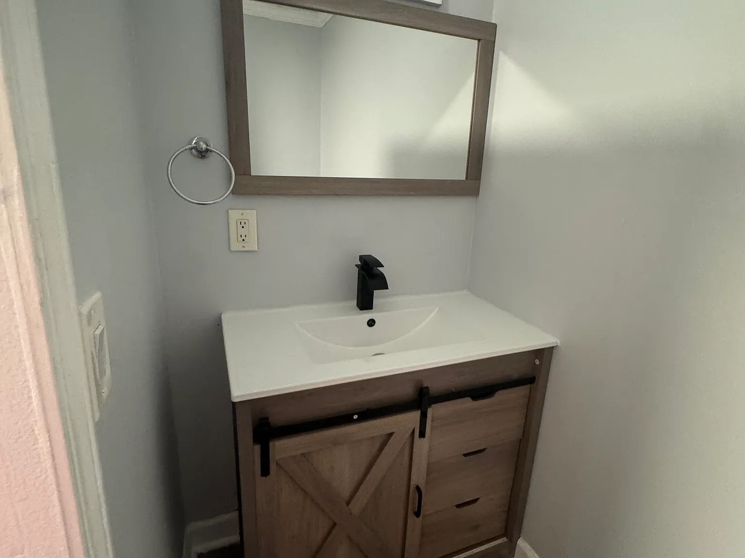 4 bed, 1928 sqft, $2,500 — Photo 2