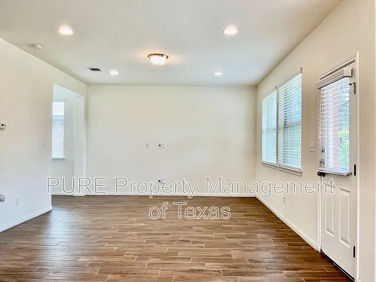 417 Cinnamon Teal Ln — Photo 5